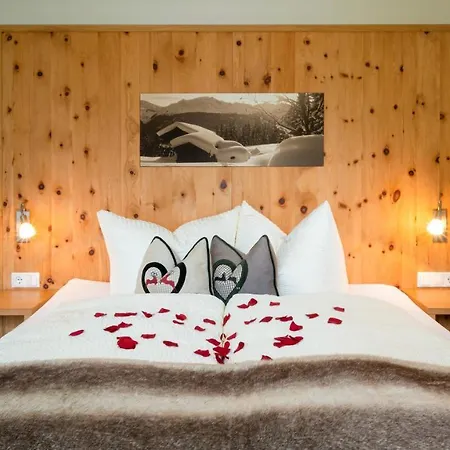 圣卢卡斯公寓式旅馆 *